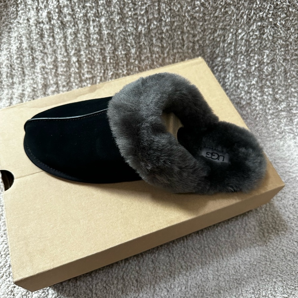 UGG Women’s Scuffette II Slippers